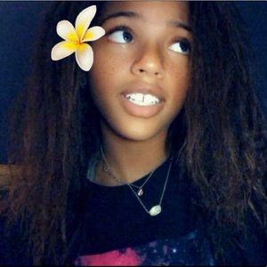 Meet your Posher, Selena